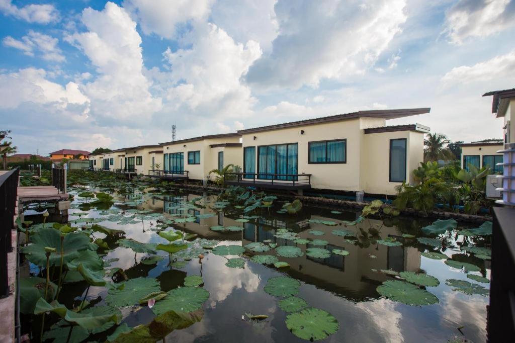 Bua Tara Resort Nong Prue Buitenkant foto