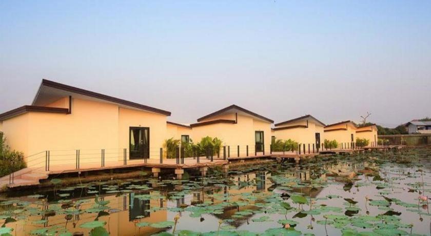 Bua Tara Resort Nong Prue Buitenkant foto