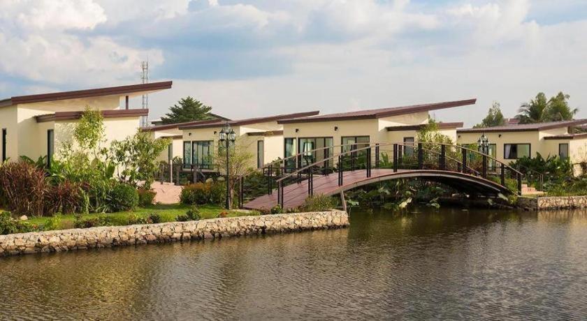 Bua Tara Resort Nong Prue Buitenkant foto
