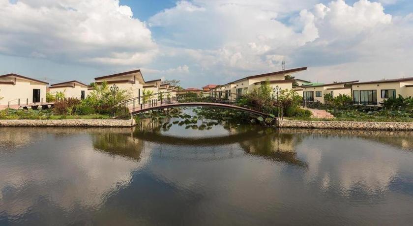 Bua Tara Resort Nong Prue Buitenkant foto